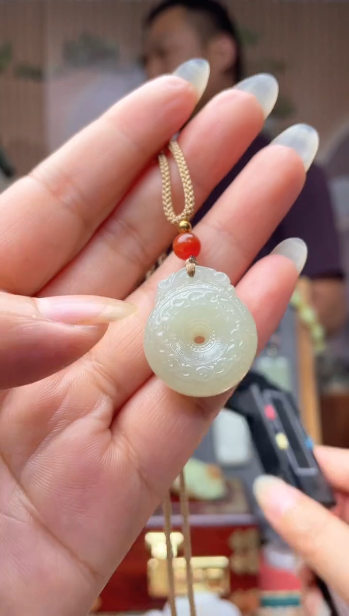 颈饰未镶嵌和田玉拍一发一