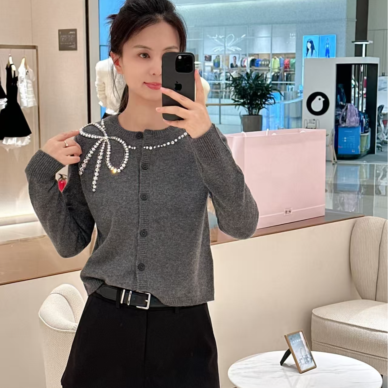 拉夏贝尔烫钻蝴蝶结开衫针织上衣女士春季百搭显瘦高级感毛衣外套