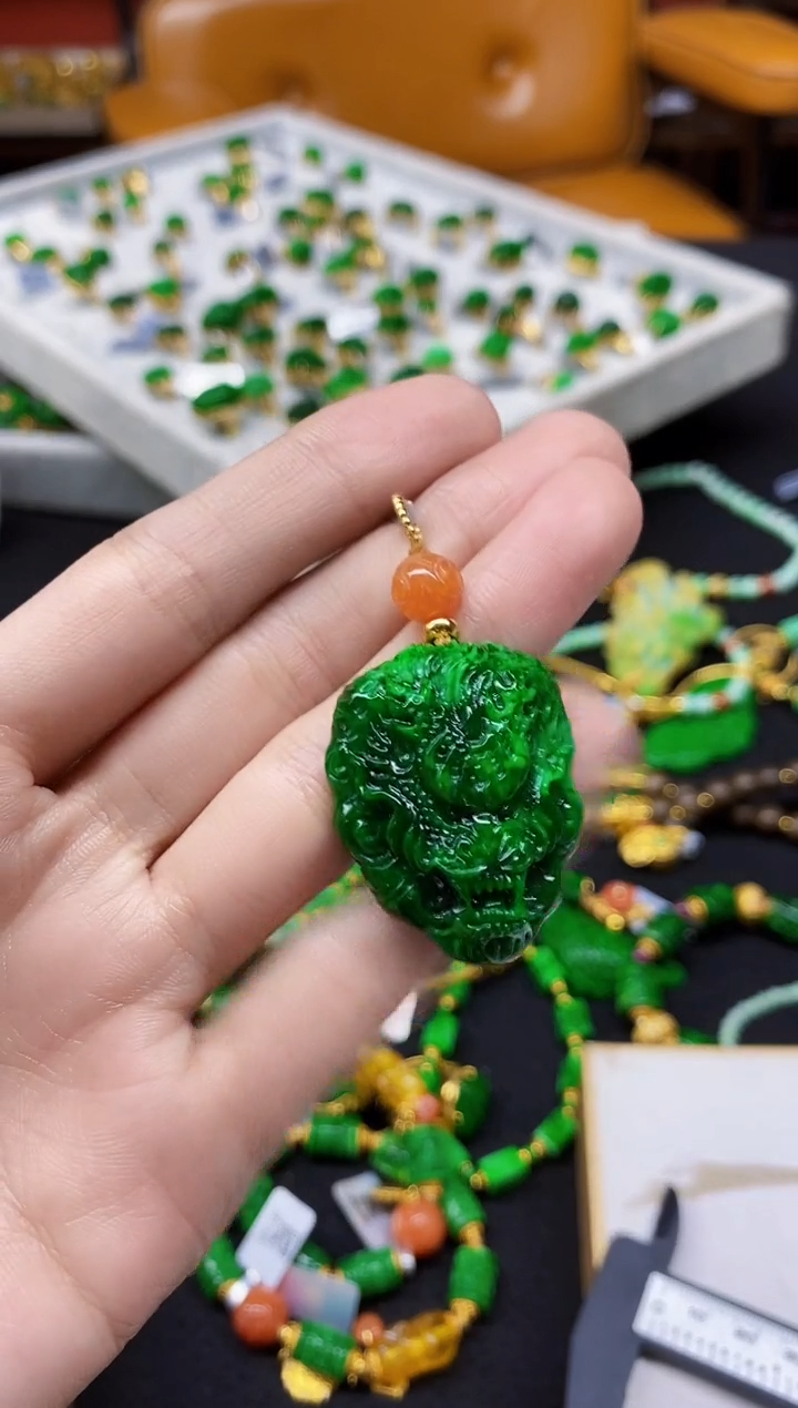 颈饰未镶嵌翡翠翡翠吊坠-94