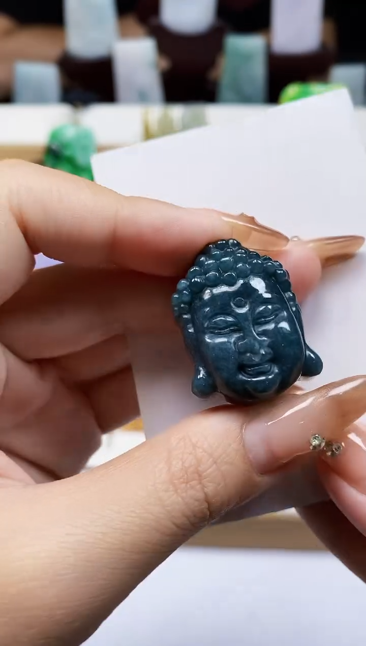 颈饰未镶嵌翡翠1