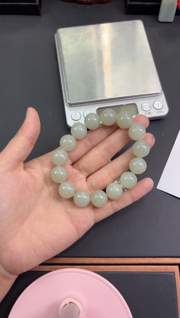 【闪购商品】和田玉手串未镶嵌且末微色差近矿卡14
