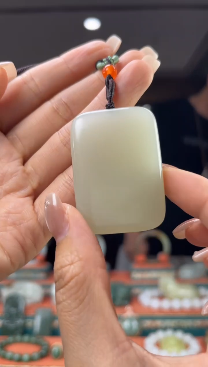 和田玉未镶嵌颈饰佩佩