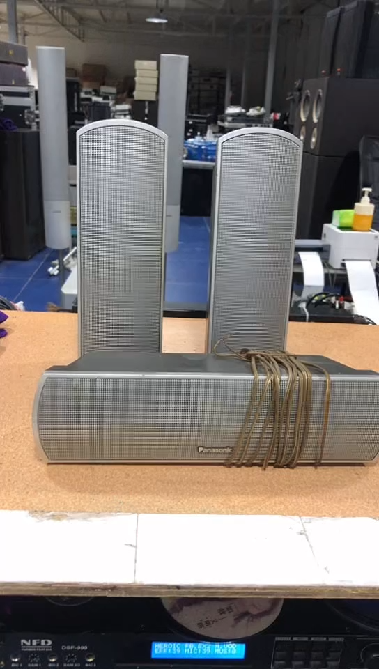 8新音箱三件套，不带线材，不退不换。