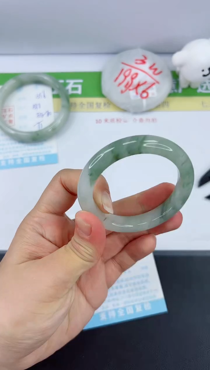 【闪购商品】石英质玉手镯未镶嵌357-52.4