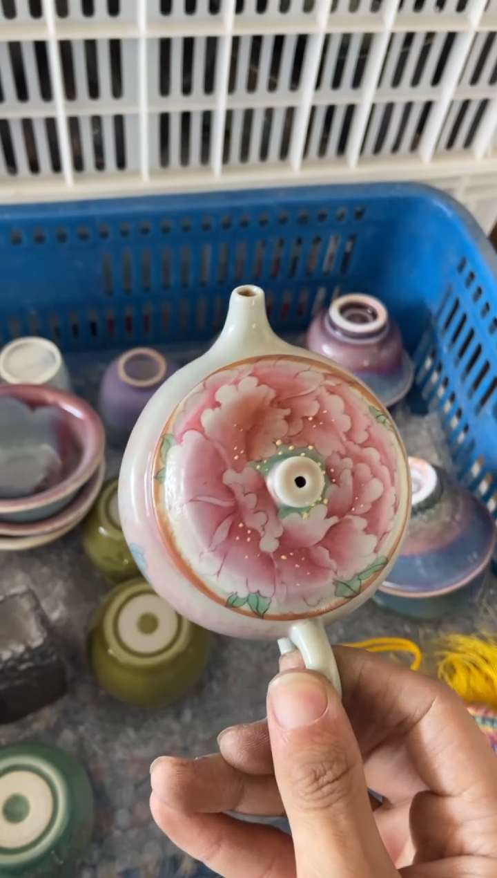 无运费险有瑕疵的摄影的产品有使用过的痕迹有点脏介意勿拍杯