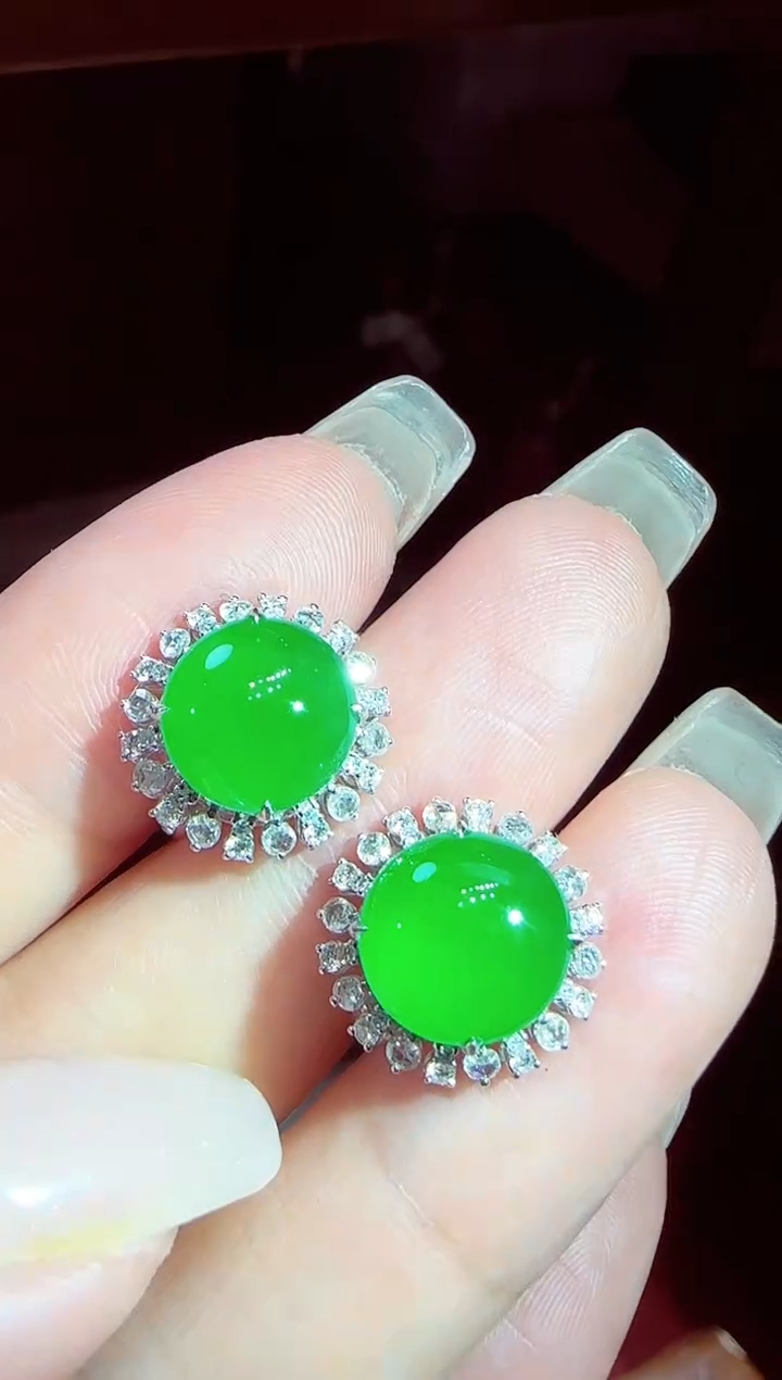 【闪购商品】翡翠耳饰18K金镶嵌蛋面