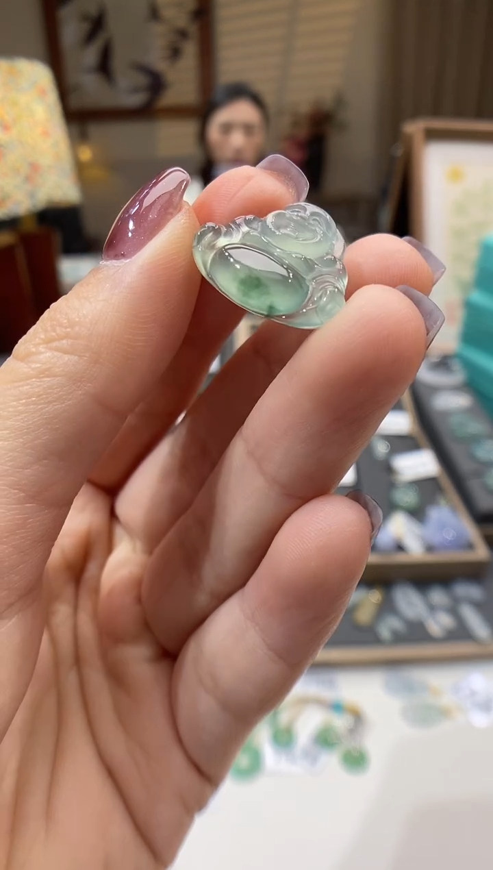 【闪购商品】翡翠颈饰未镶嵌佛公