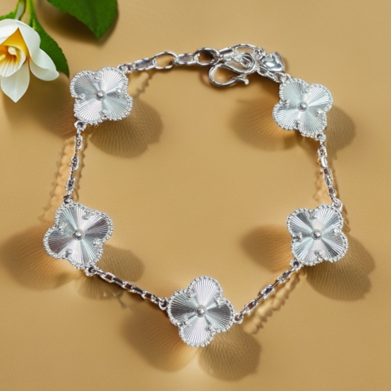 YZ034 四叶草银色精品手链无礼盒