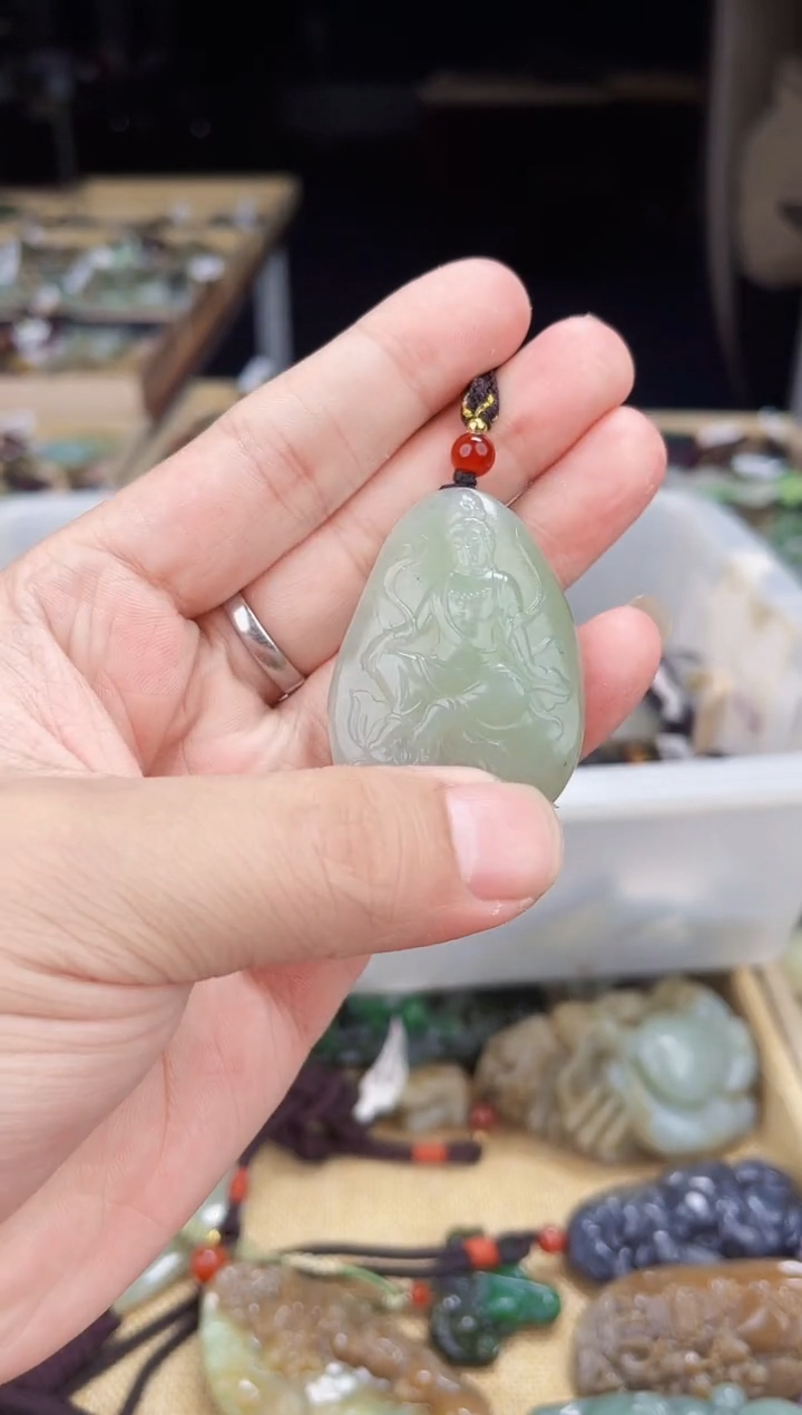 颈饰未镶嵌和田玉1