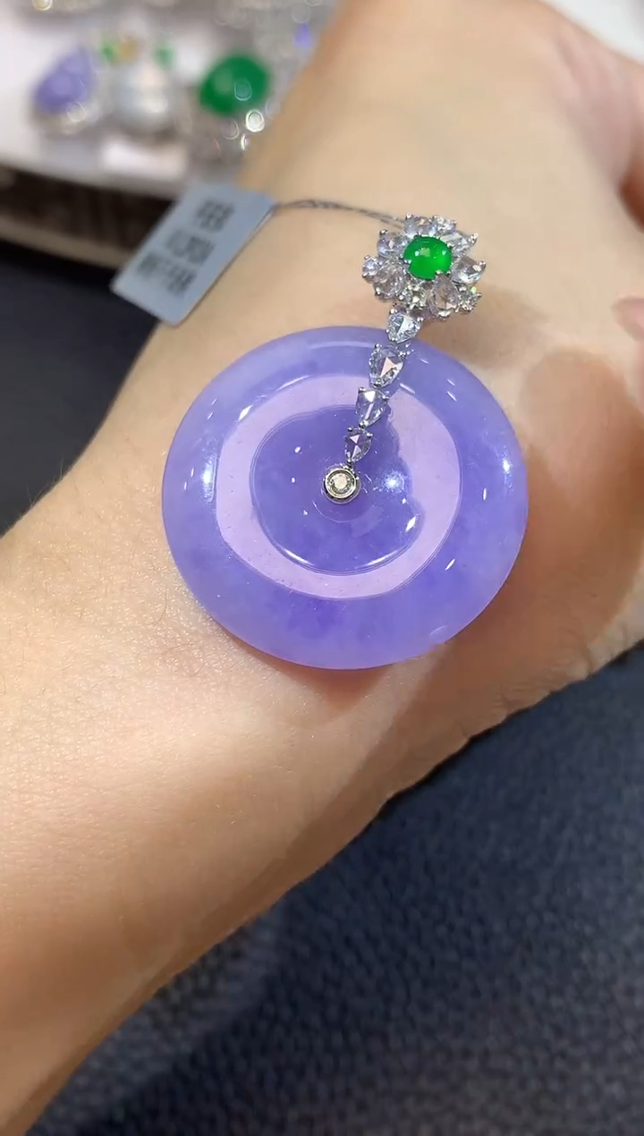 翡翠18K金镶嵌吊坠(不含链)C28紫货有一定色差