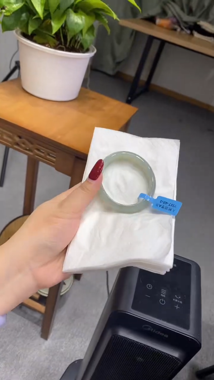 【闪购商品】翡翠手镯未镶嵌多人0017542