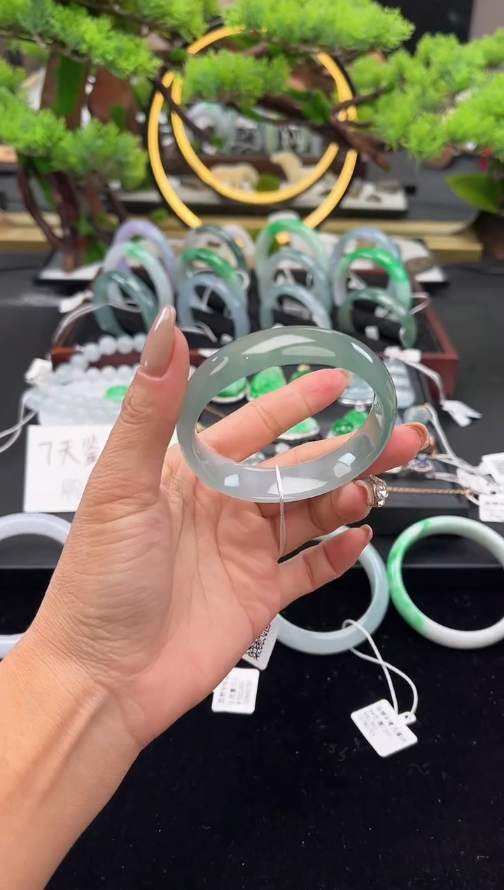 未镶嵌手镯翡翠手镯