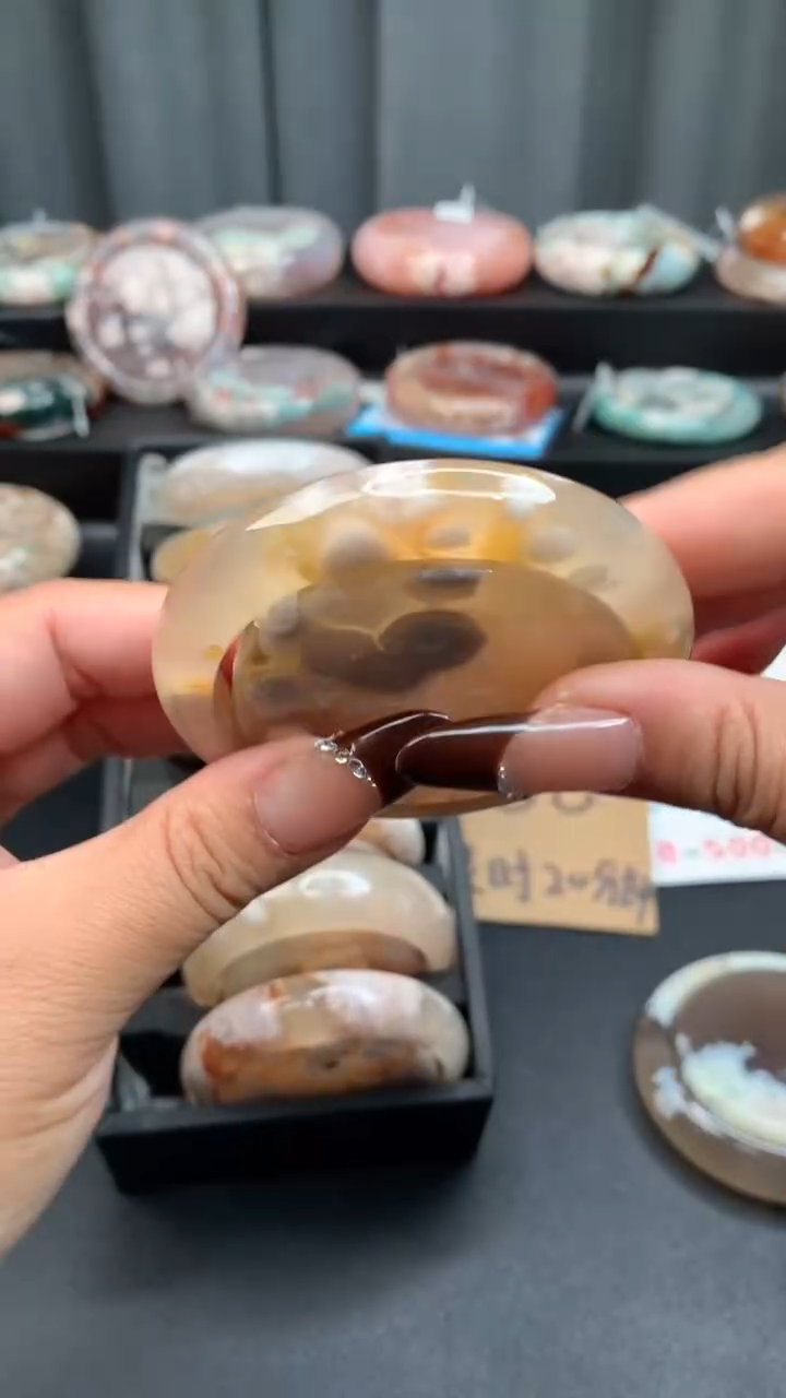 未镶嵌手镯石英质玉（56圈口）赠送镯心 无证书 