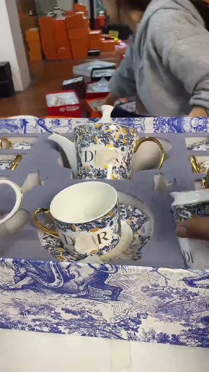 杯鸿辉家品牌瓷器，京东包邮！