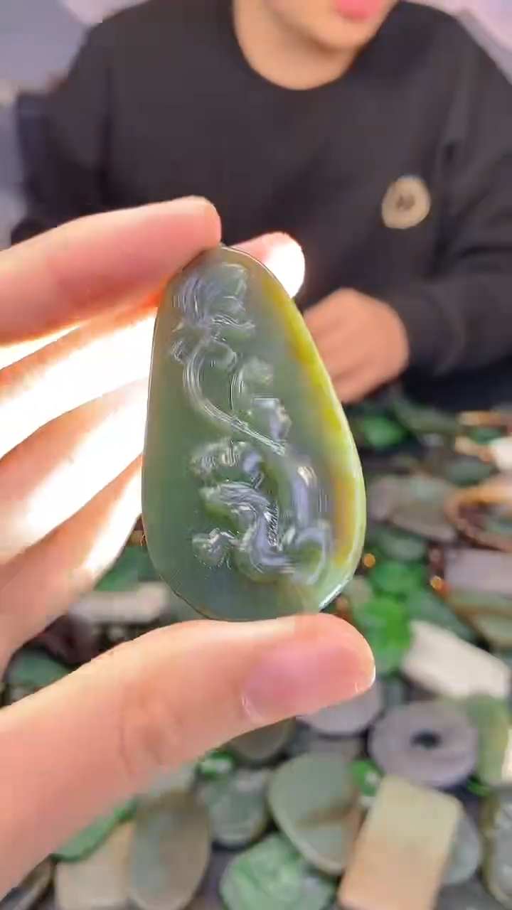 颈饰未镶嵌和田玉1