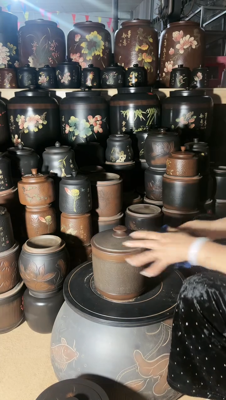 【闪购商品】壶瑕疵茶叶罐 皮革小五饼变形 945