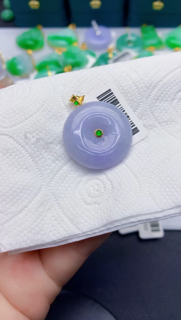 颈饰18K金镶嵌翡翠缅甸天然翡翠A货