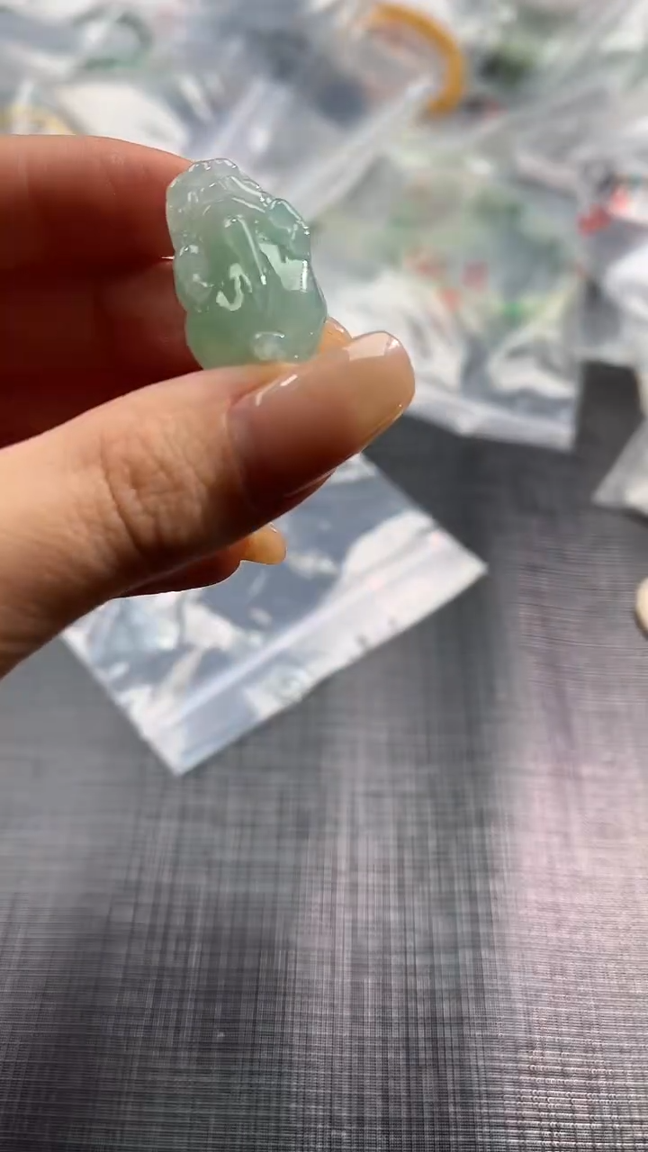 【闪购商品】翡翠颈饰未镶嵌100637311