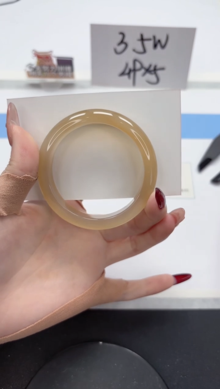 【闪购商品】石英质玉手镯未镶嵌A142-53.4