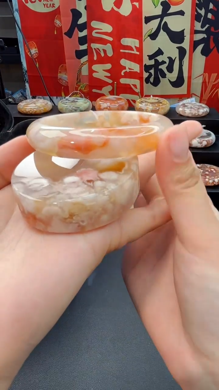 【闪购商品】石英质玉手镯未镶嵌赠送镯心（圈口59
