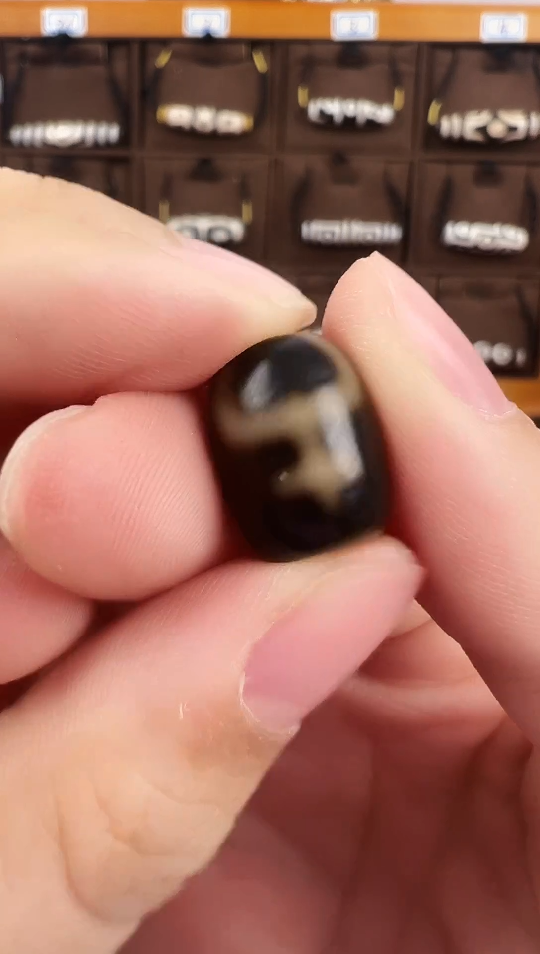 玛瑙/玉髓（覆膜）颈饰未镶嵌79.（微瑕）