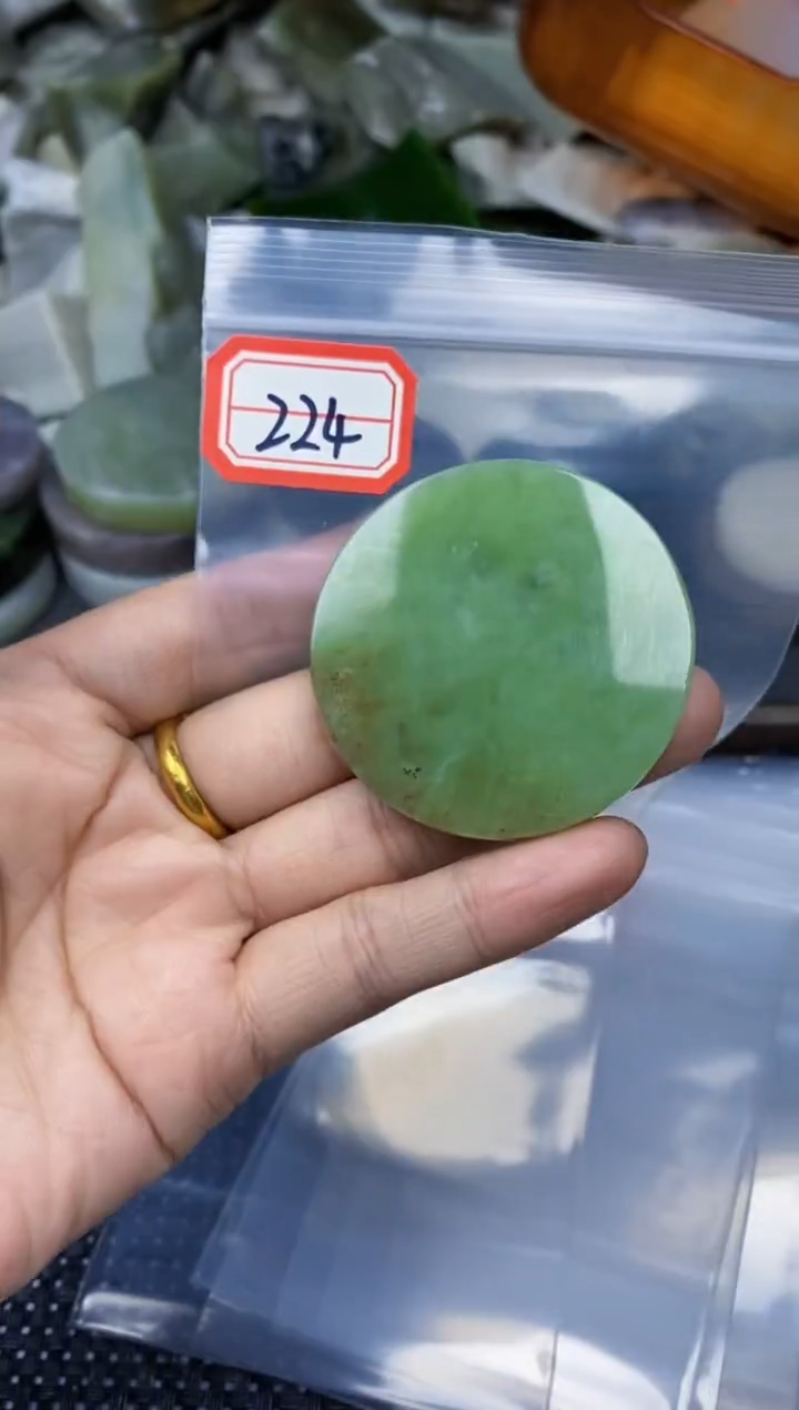 【闪购商品】和田玉多样性发货未镶嵌多样性发货