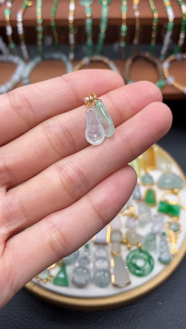 【闪购商品】翡翠吊坠(不含链)18K金镶嵌2个   JK709