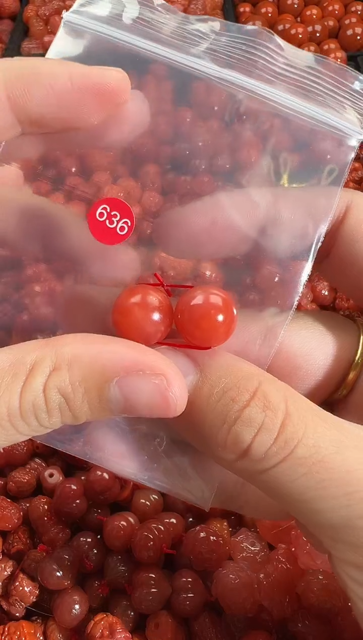 颈饰未镶嵌南红玛瑙1