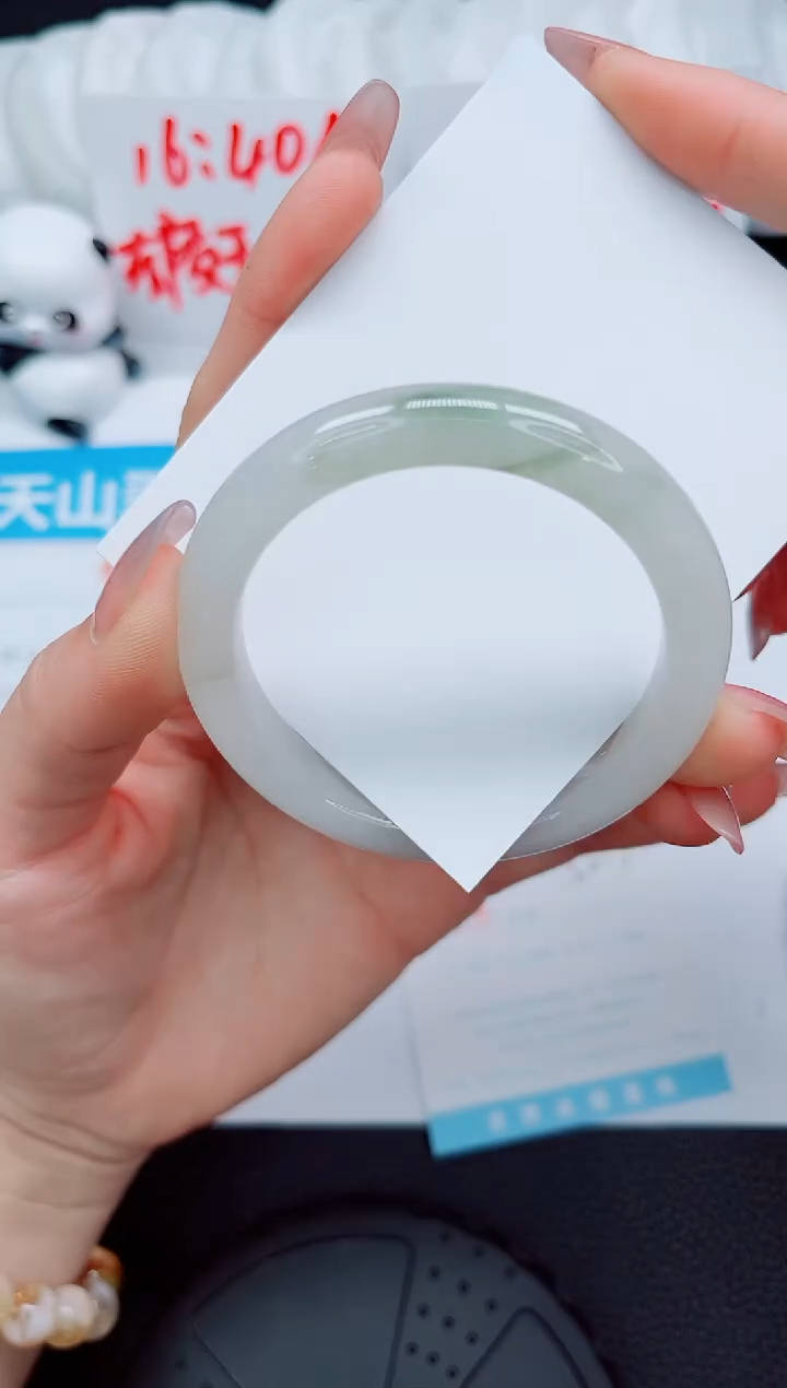 石英质玉手镯未镶嵌8-52.3