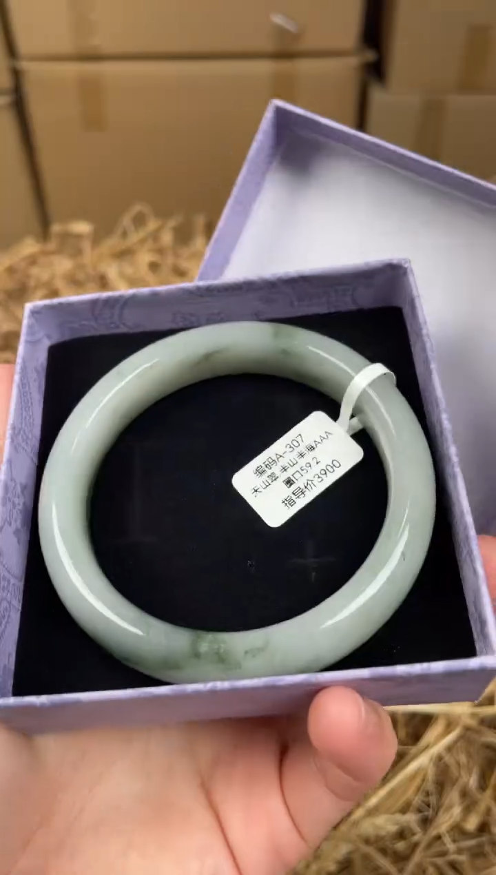 未镶嵌手镯石英质玉A307