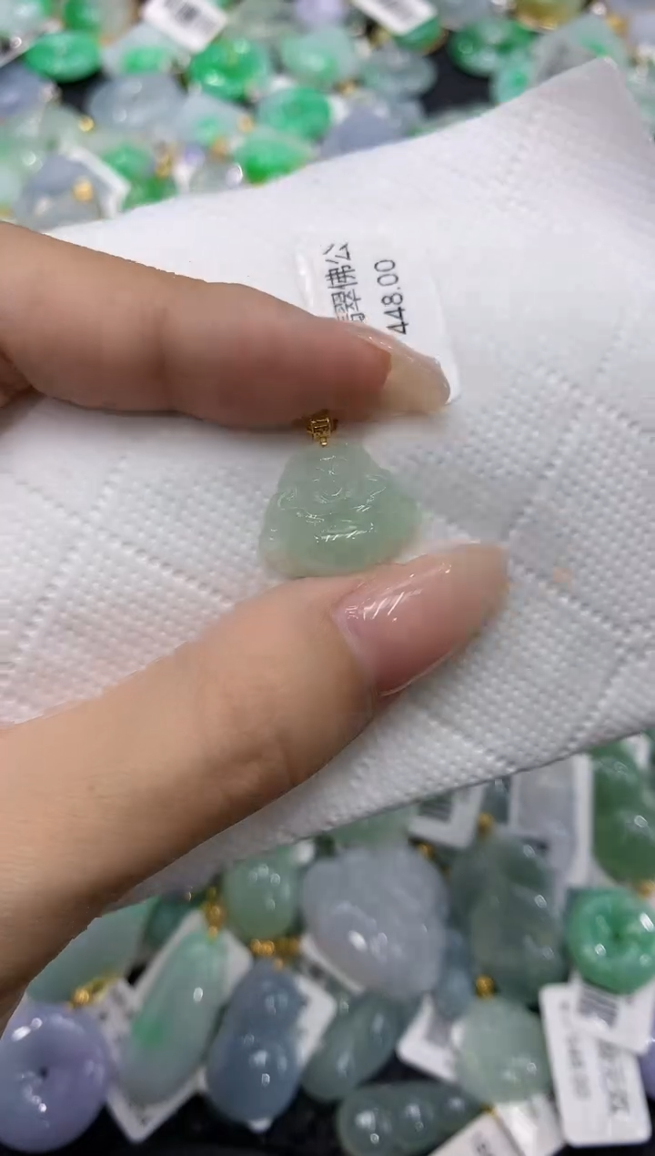 翡翠18K金镶嵌颈饰111111111111