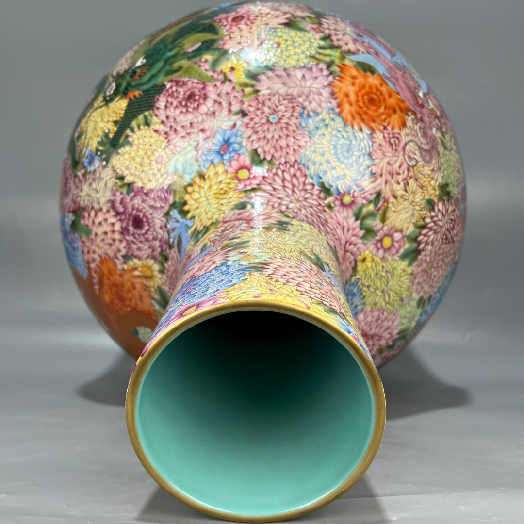 当代仿制 仿古粉彩描金万花龙纹天球瓶