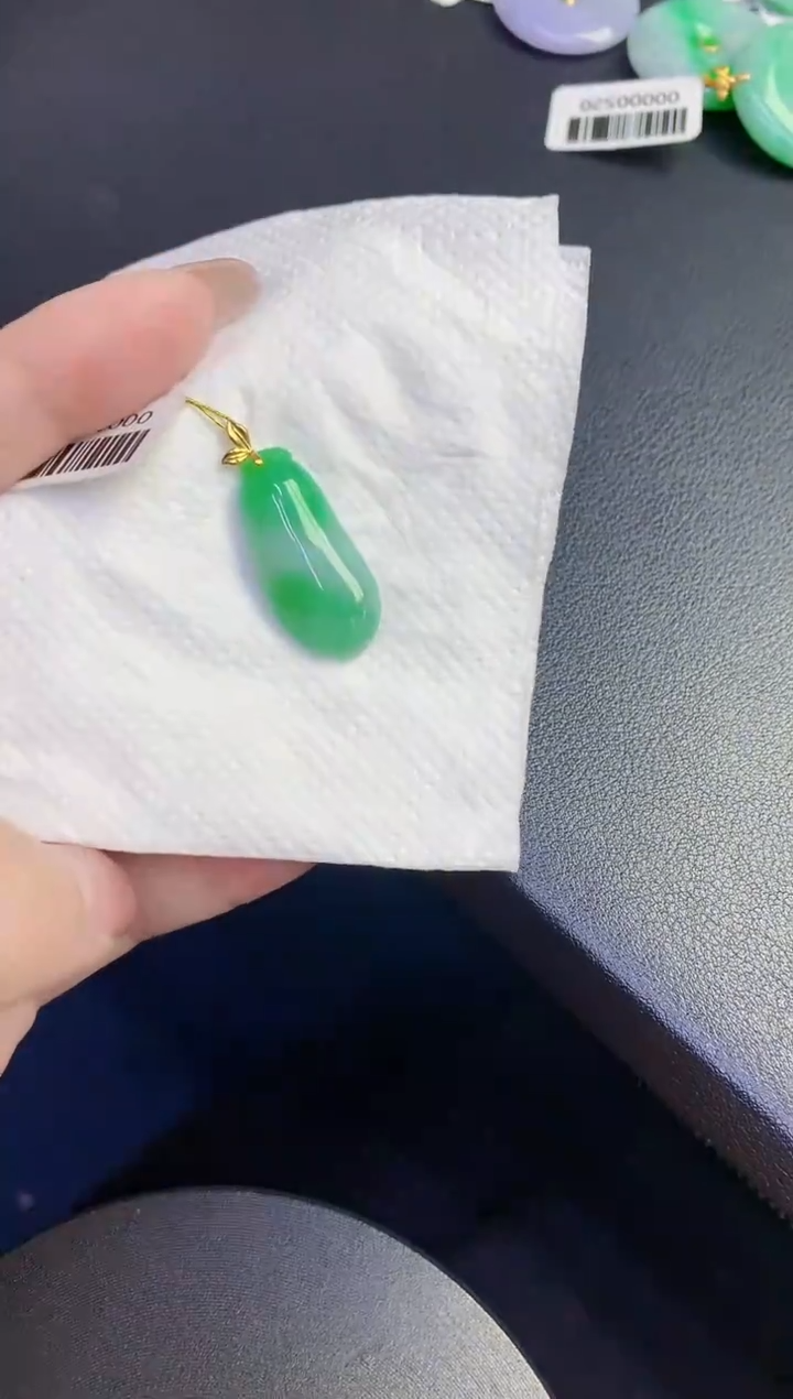 颈饰18K金镶嵌翡翠缅甸天然翡翠A货