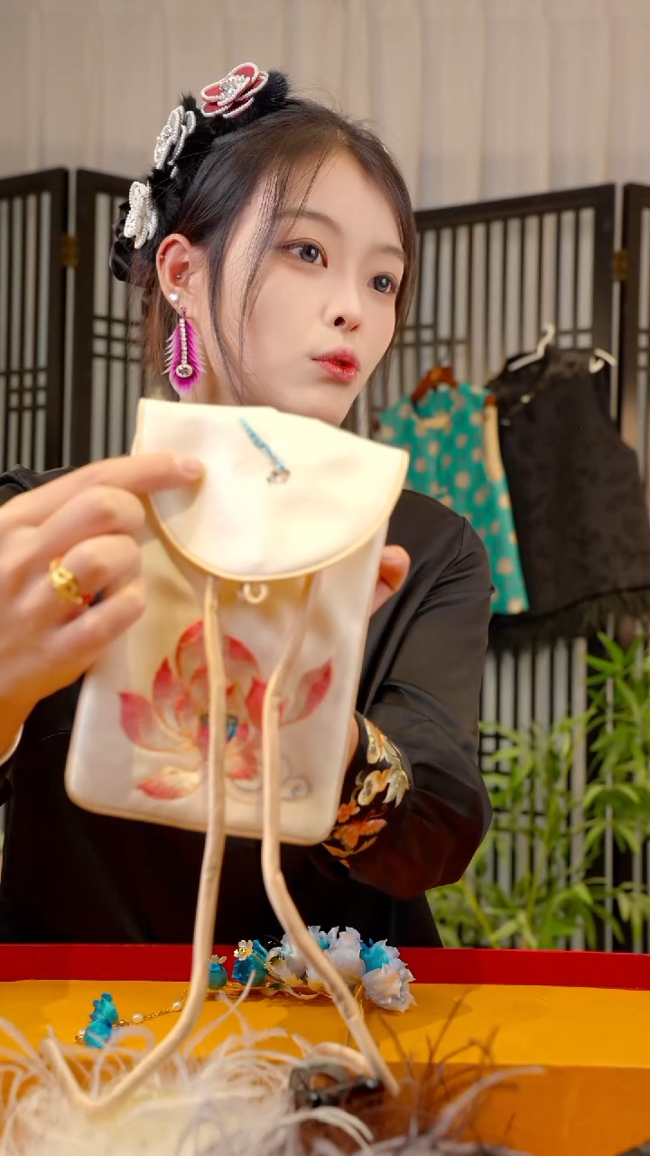 织绣非遗苏绣手工饰品