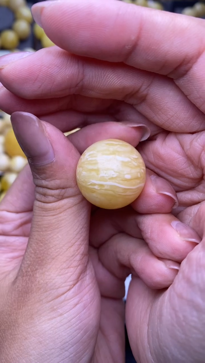 裸石琥珀未镶嵌大小姐珠宝79