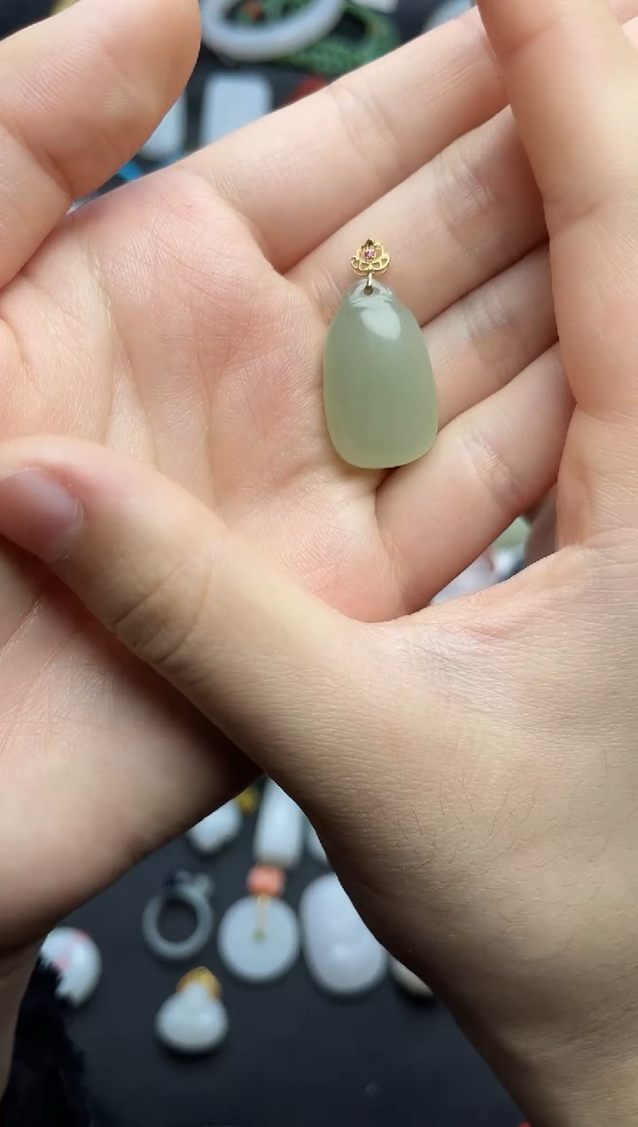 颈饰18K金镶嵌和田玉无事牌06