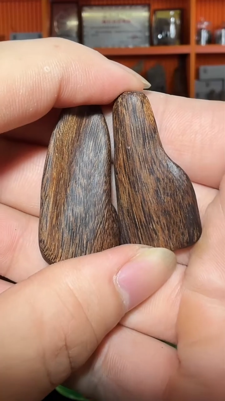 沉香吊坠52号沉水红土多样性发一