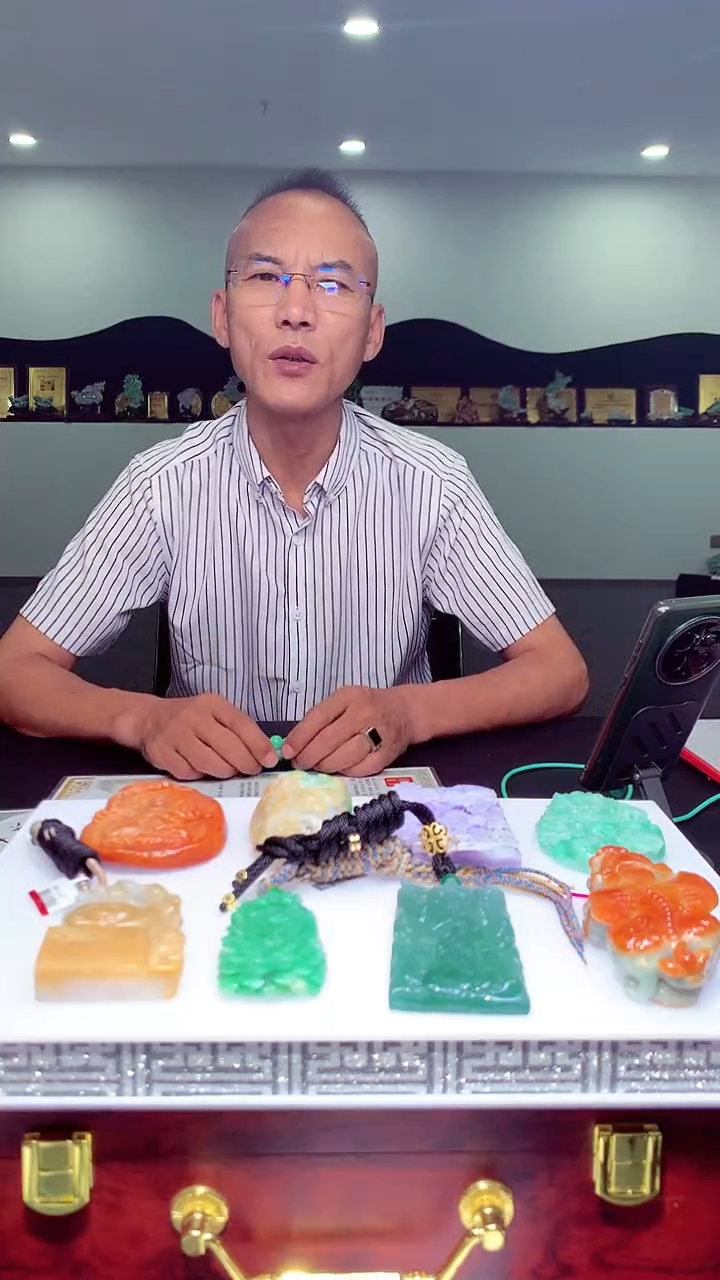 定制翡翠未镶嵌倩**?天然翡翠（拍一发一）