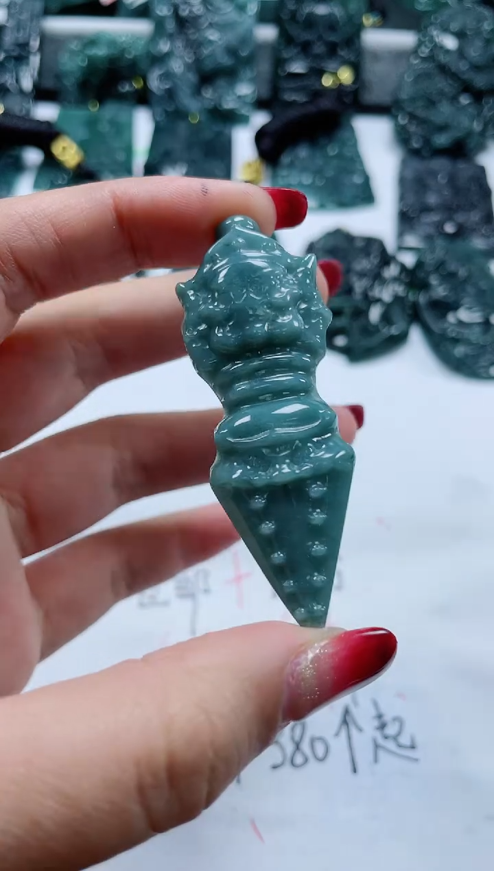 【闪购商品】翡翠颈饰未镶嵌