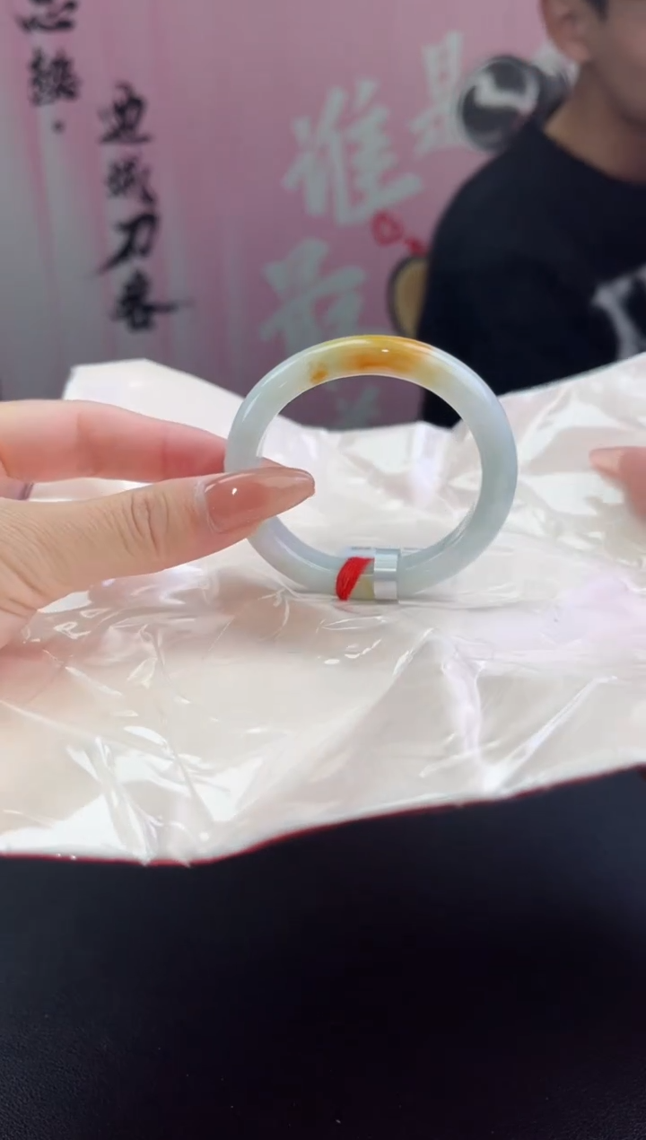 【闪购商品】翡翠手镯（贵妃镯）未镶嵌6翡翠手镯（微瑕）