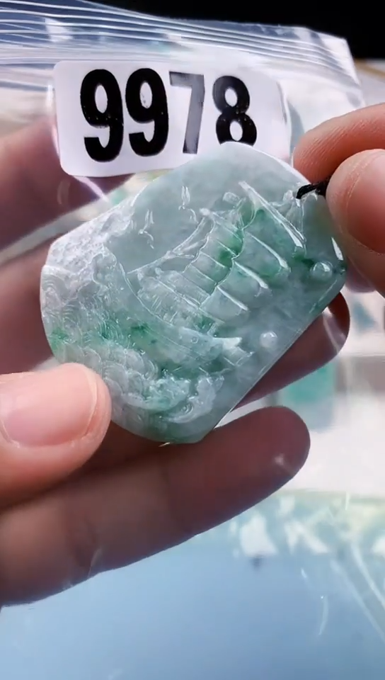 【闪购商品】翡翠挂件未镶嵌天然翡翠吊坠挂件