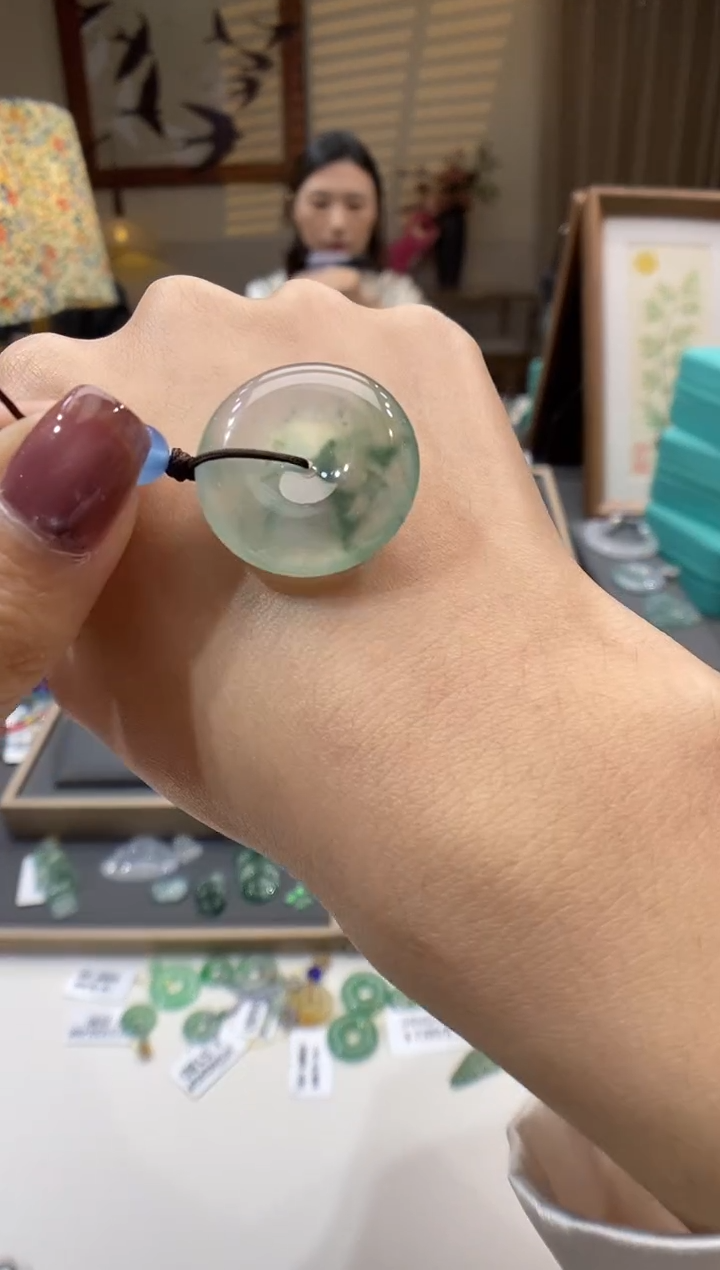 【闪购商品】翡翠颈饰未镶嵌平安扣