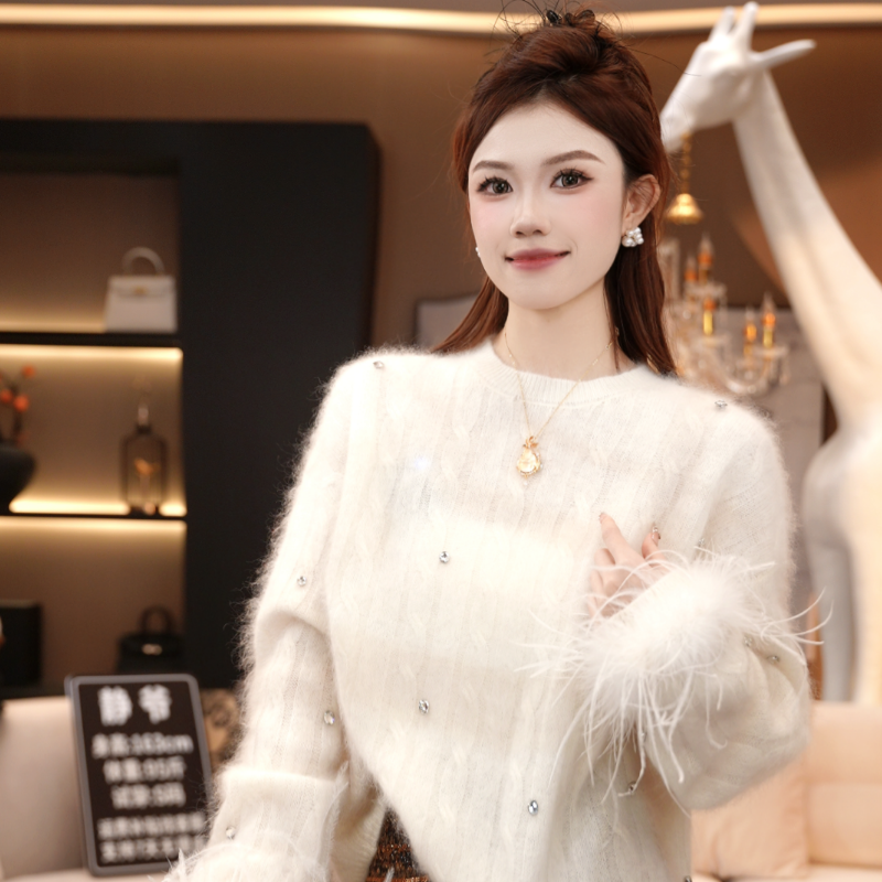 静静 | 柔雾颂冬～25秋冬重工法式串钻圆领绒感毛毛袖长袖毛衣