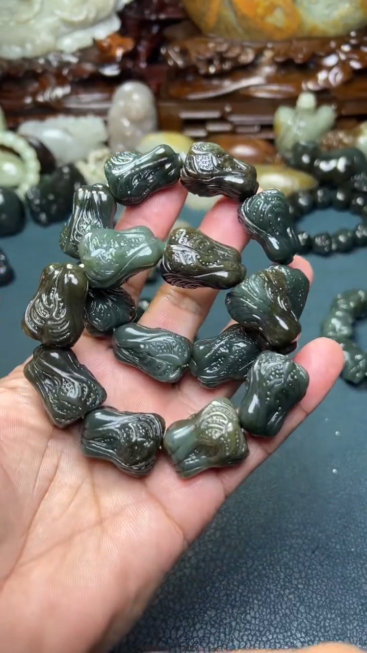 未镶嵌和田玉把件2