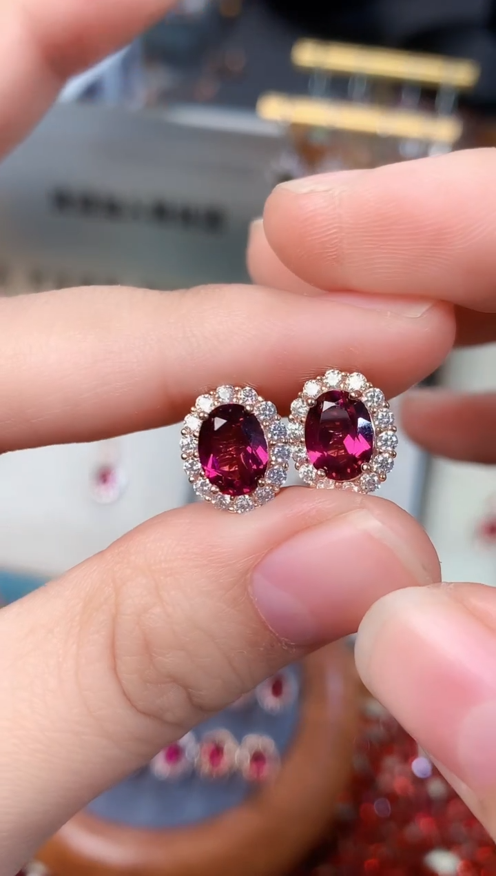 【闪购商品】石榴石耳钉银S925镶嵌天然镁铝