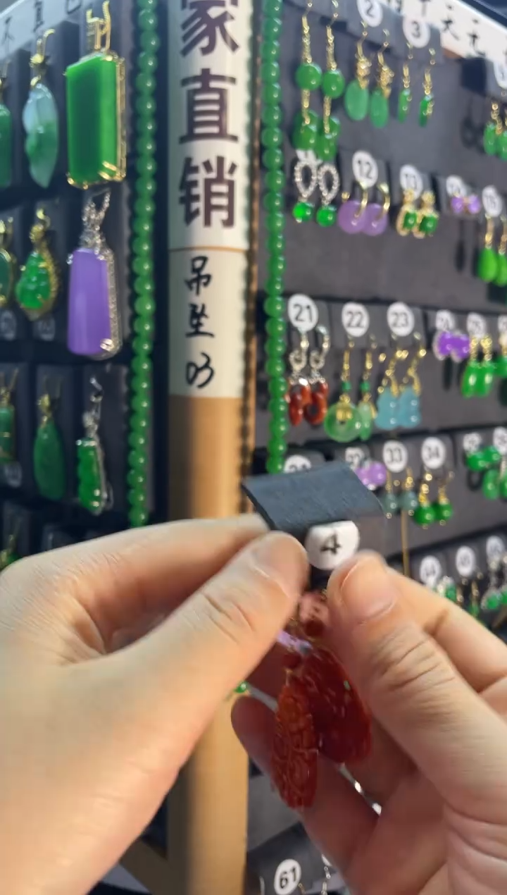 【闪购商品】翡翠耳饰银S925镶嵌4....