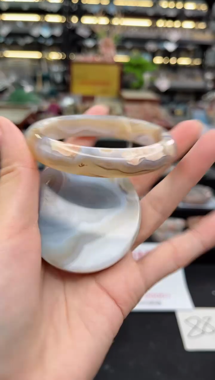 【闪购商品】石英质玉手镯未镶嵌58圈口（不退不换）1503612