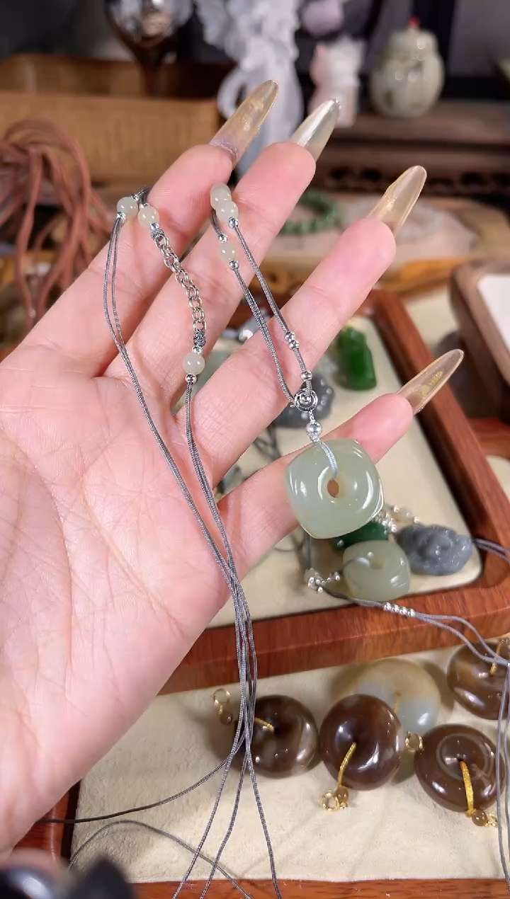 吊坠(赠链)银S925镶嵌和田玉多样性发其一