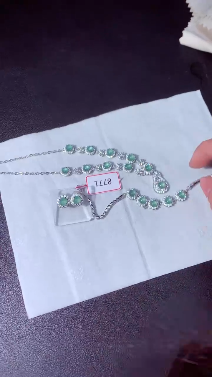 【闪购商品】定制翡翠未镶嵌W多样性发货拍一发一