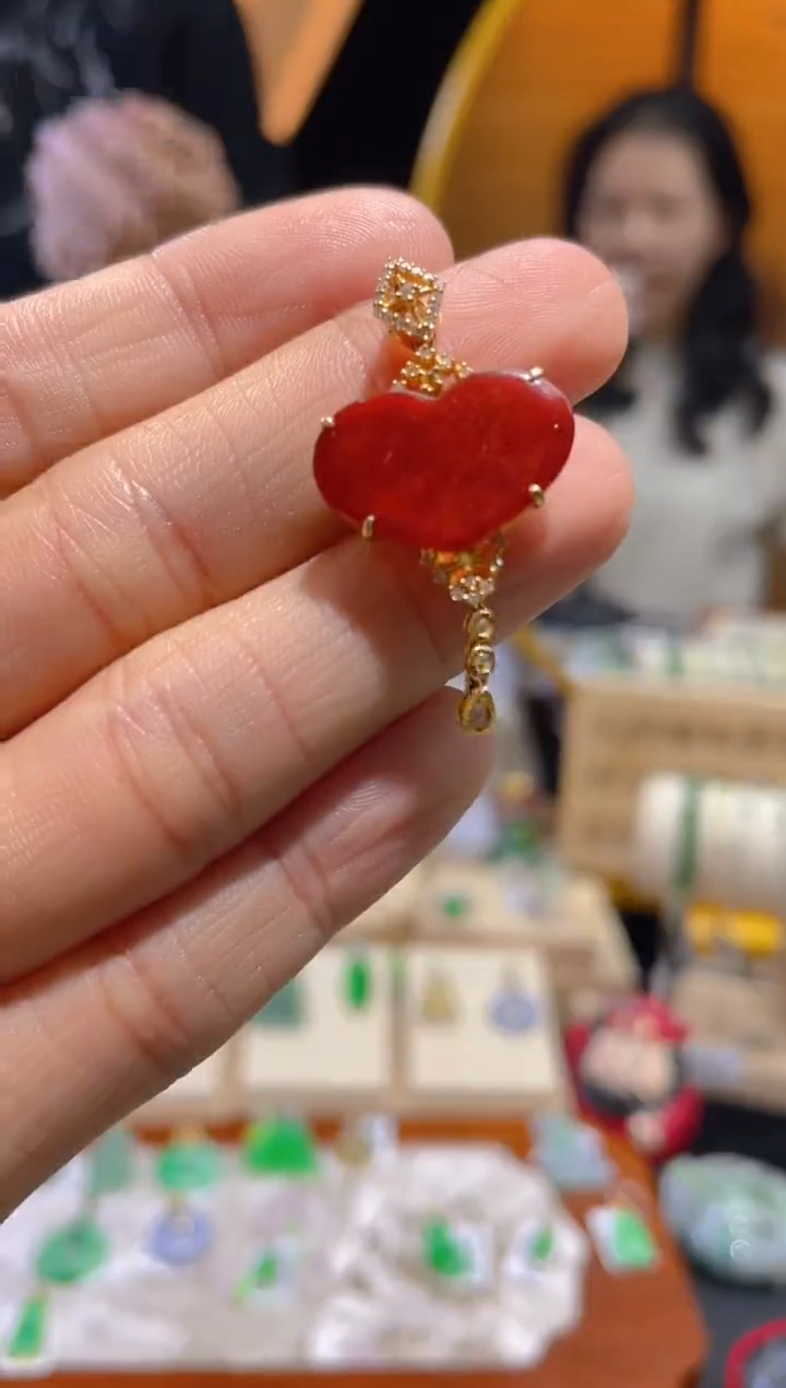 【闪购商品】翡翠颈饰18K金镶嵌假一赔三